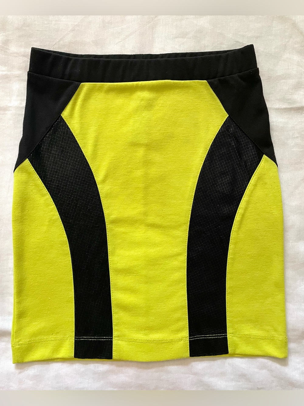 David Lerner Neon Yellow and Black Colorblock Ponte Pencil Skirt. Size XS